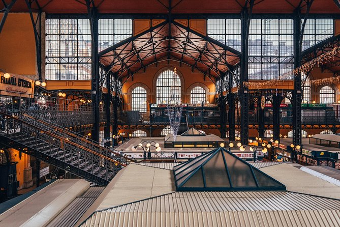 Budapest: Book A Local Host - The local perspective: strong on culture and current affairs
