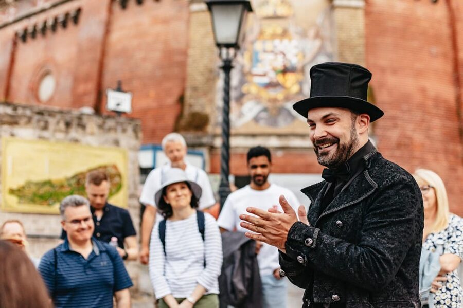 Budapest: Buda Castle District Vampires and Myths Night Tour - Why the Buda Castle District works after dark