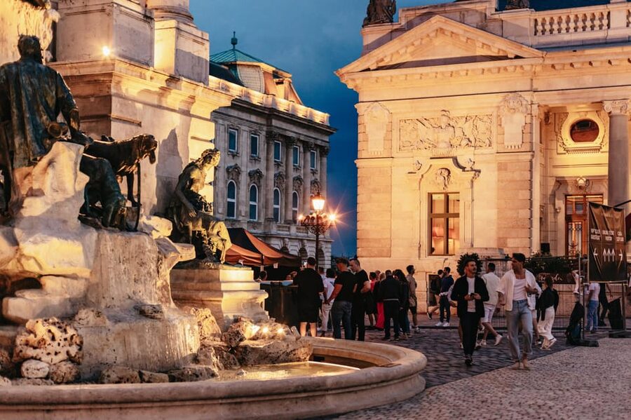 Budapest: Buda Castle District Vampires and Myths Night Tour - Starting at Clark Adam Square and climbing Castle Hill