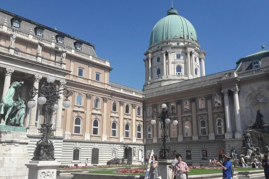 Budapest: Buda Castle District Walking Tour - The guide makes or breaks the experience