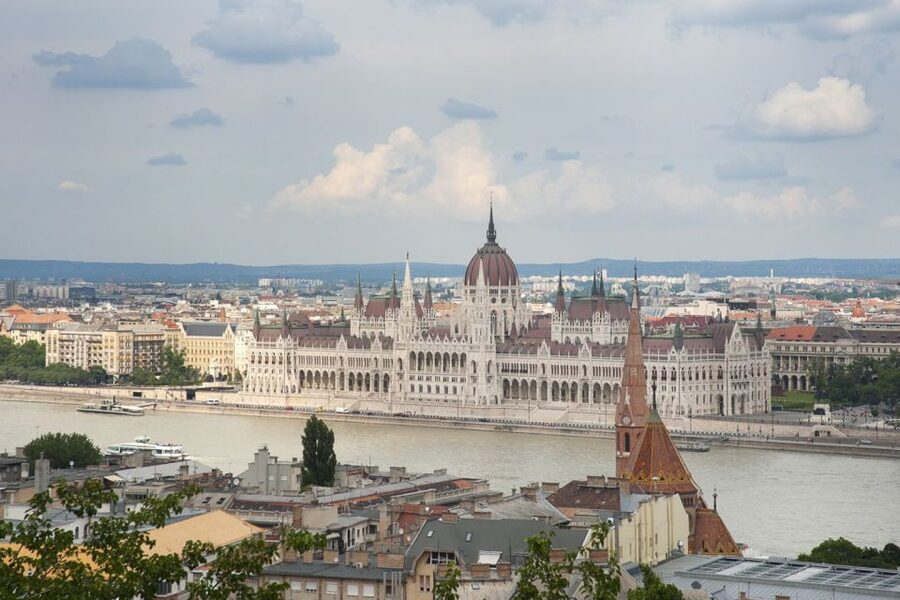 Budapest: Buda Castle District Walking Tour - Cobblestone streets and the President’s Palace