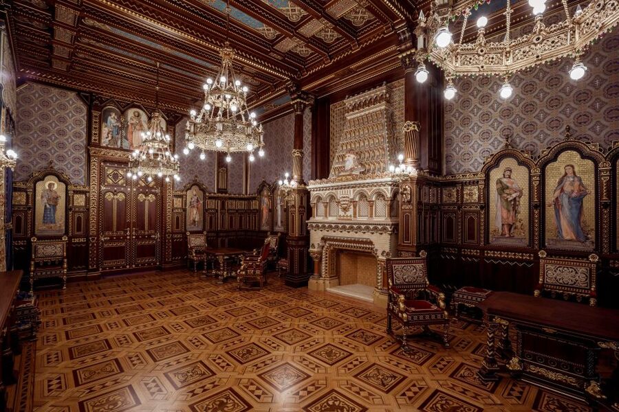 Budapest: Buda Castle Walk with Saint Stephen's Hall - Why Buda Castle is worth seeing with a guide