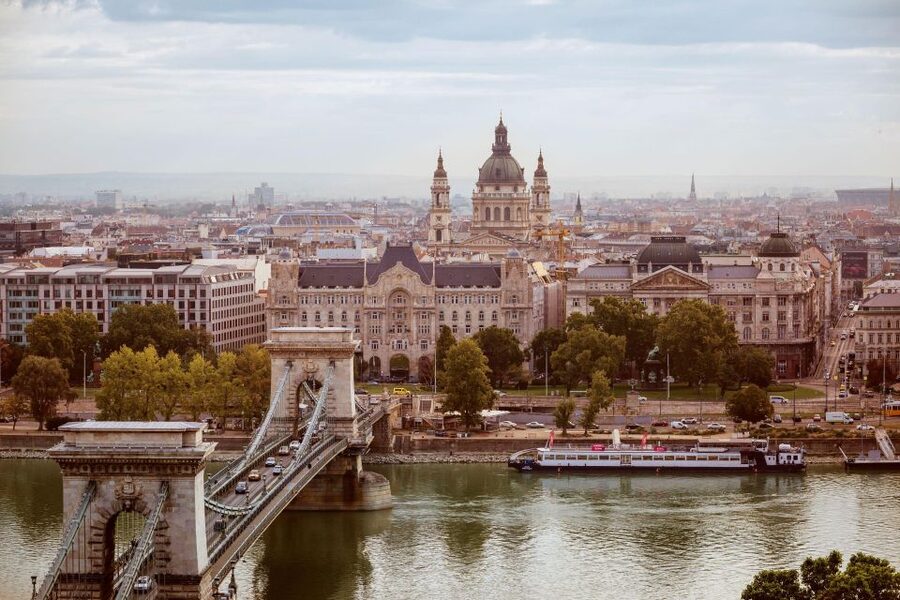 Budapest: Buda Castle Walk with Saint Stephen's Hall - Szent György Square and the first look at the palace district