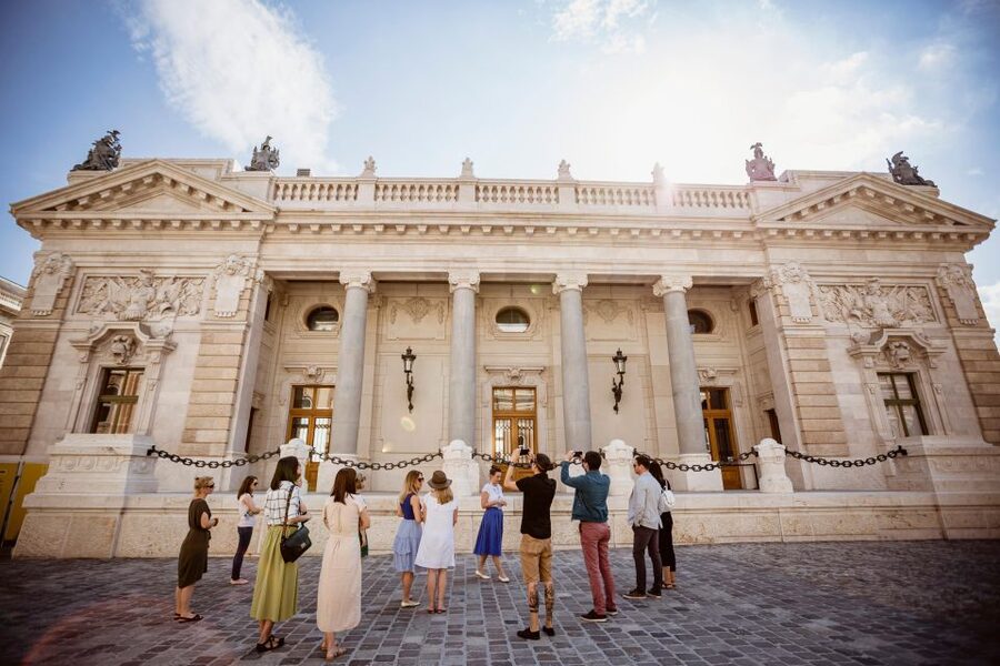 Budapest: Buda Castle Walk with Saint Stephen's Hall - Hunyadi Court and the layers of royal power