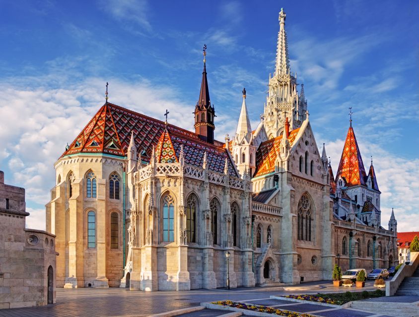 Budapest: Buda Walking Tour - What the guides add to the experience