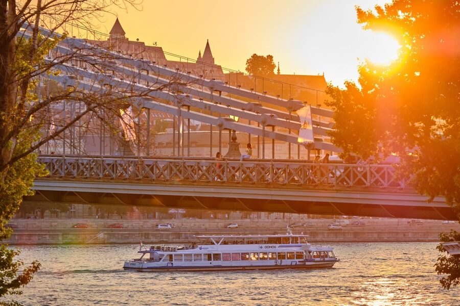 Budapest By Night Sightseeing Cruise - Is 50 minutes enough?