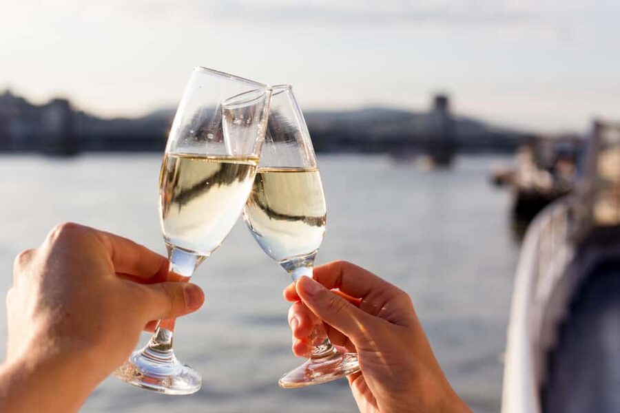 Budapest By Night Sightseeing Cruise - Choosing the right departure time