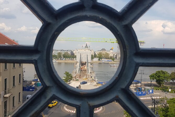 Budapest: Castle District Walking Tour - Climbing Castle Hill without losing the story