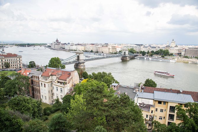 Budapest Castle Walk - Starting at the Zero Kilometre Stone