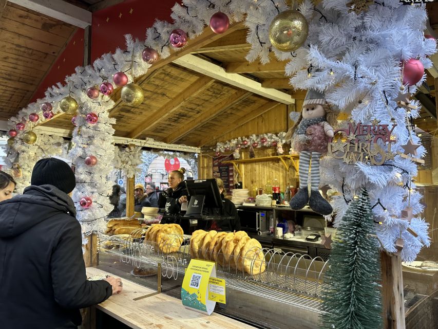 Budapest: Christmas Market Guided Walking Tour with Tastings - Key points at a glance