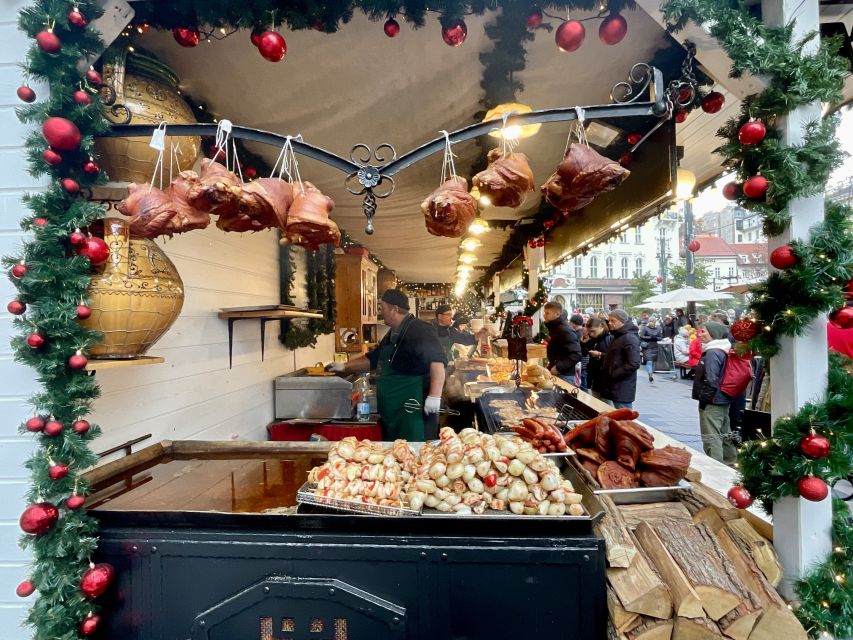 Budapest: Christmas Market Guided Walking Tour with Tastings - Hungarian Christmas customs explained in plain terms