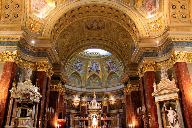 Budapest Christmas Walking Tour & Entry to St Stephen's Basilica - Reaching the Danube in winter