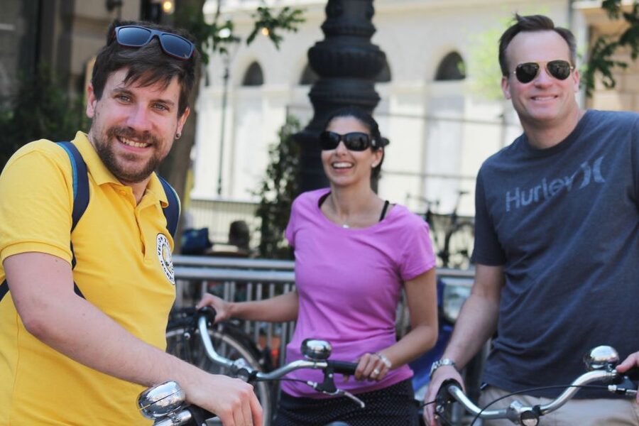 Budapest: City Bike Tour with Coffee Stop - Coffee, pastry, and the pace of the ride