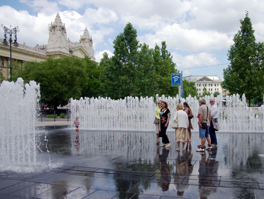 Budapest: City Center Walking Tour - Pesti Vigado and Vorosmarty Square