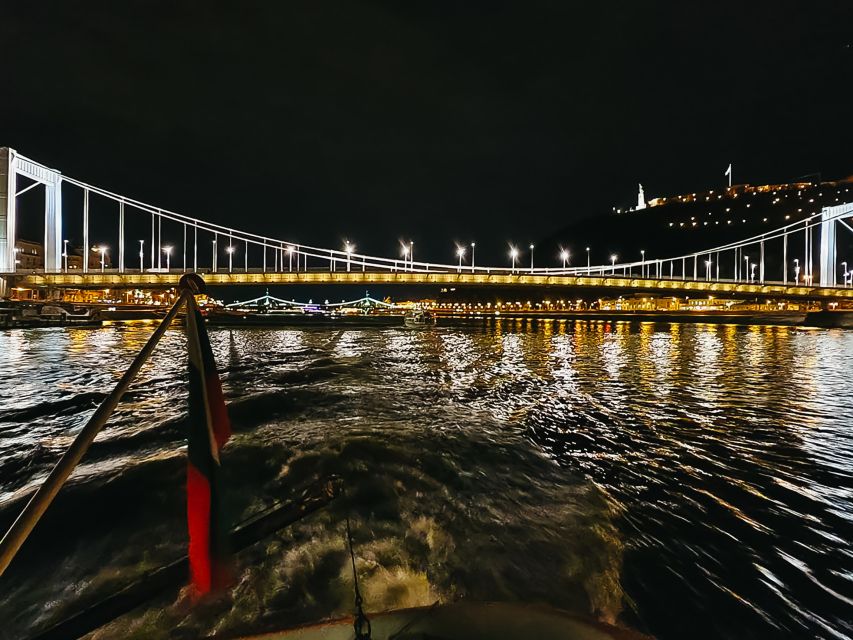 Budapest: City Highlights Cruise with Welcome Drink - Gellért Hill, Gellért Baths, and the Buda riverbank