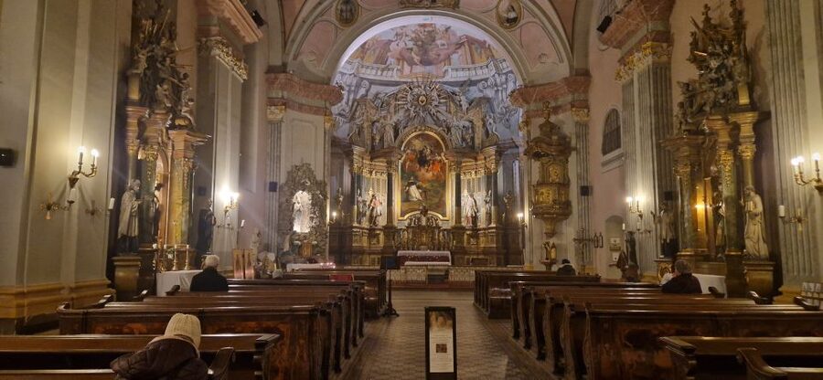 Budapest: Classical Music Concert in St. Michael's Church - Entering St. Michael’s Church on Váci utca