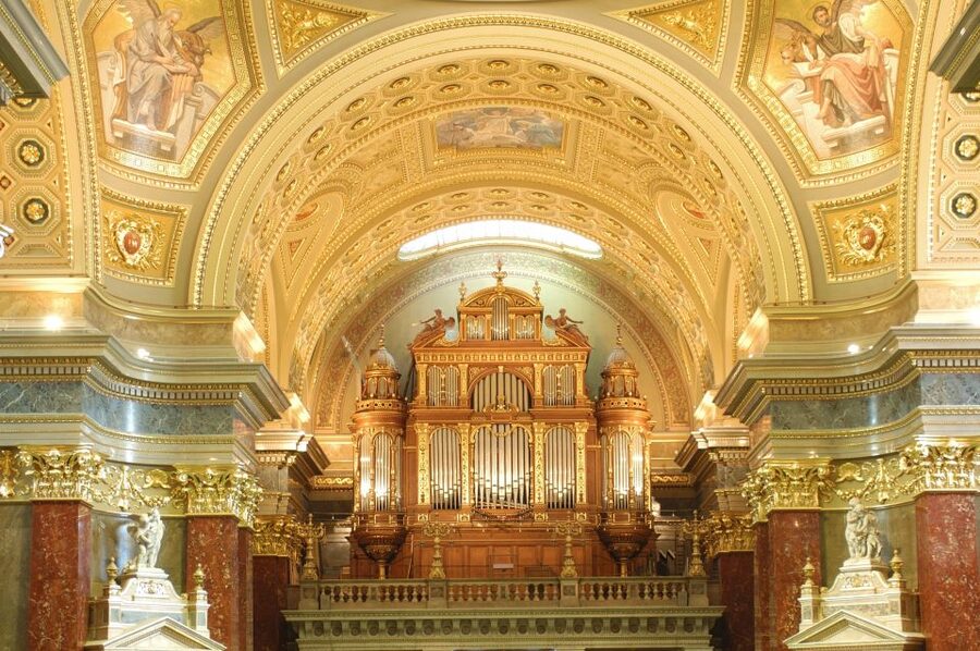 Budapest: Classical Music Concerts in St Stephen's Basilica - What happens during the 60 to 70 minutes
