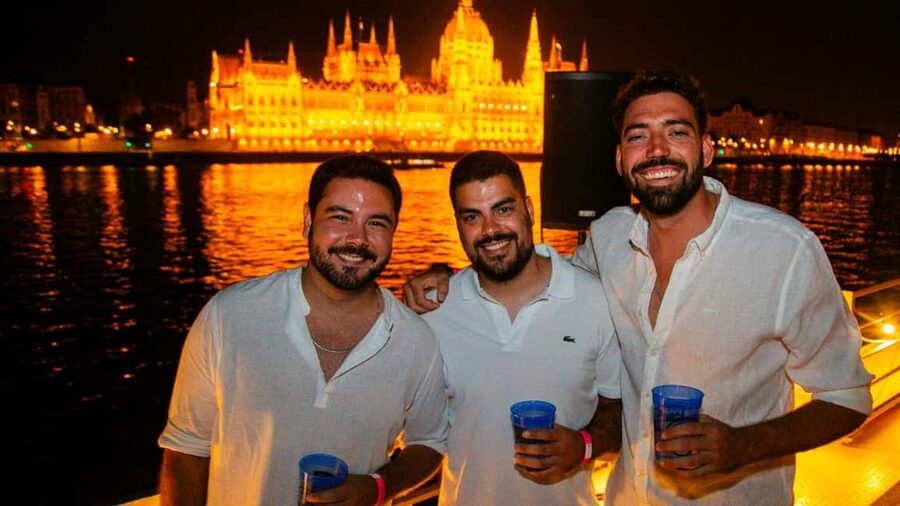 Budapest: Danube Beat Party Cruise with Drink Packages - The party bus to Morrisons 2