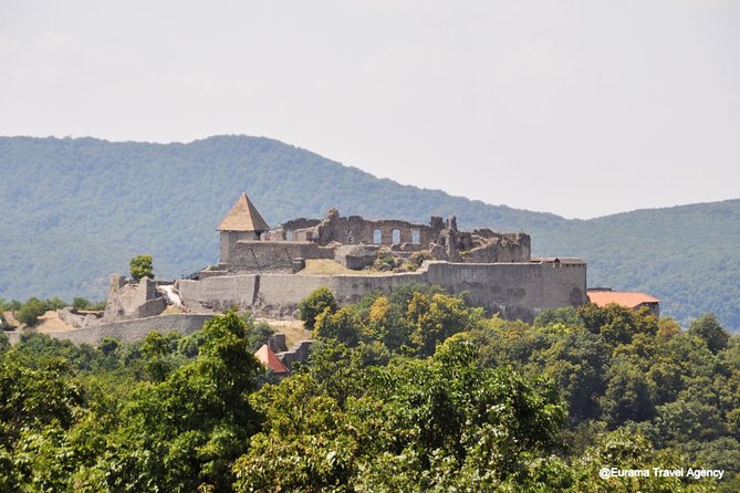 Budapest Danube Bend Full Day Tour with Lunch - The Slovakia border stop