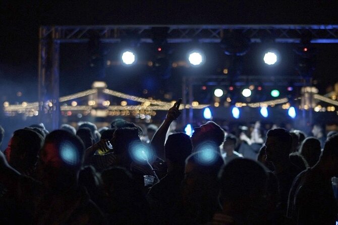 Budapest Danube Cruise with DJ, Drinks and After Party - Cloakroom, weather, and other practical points