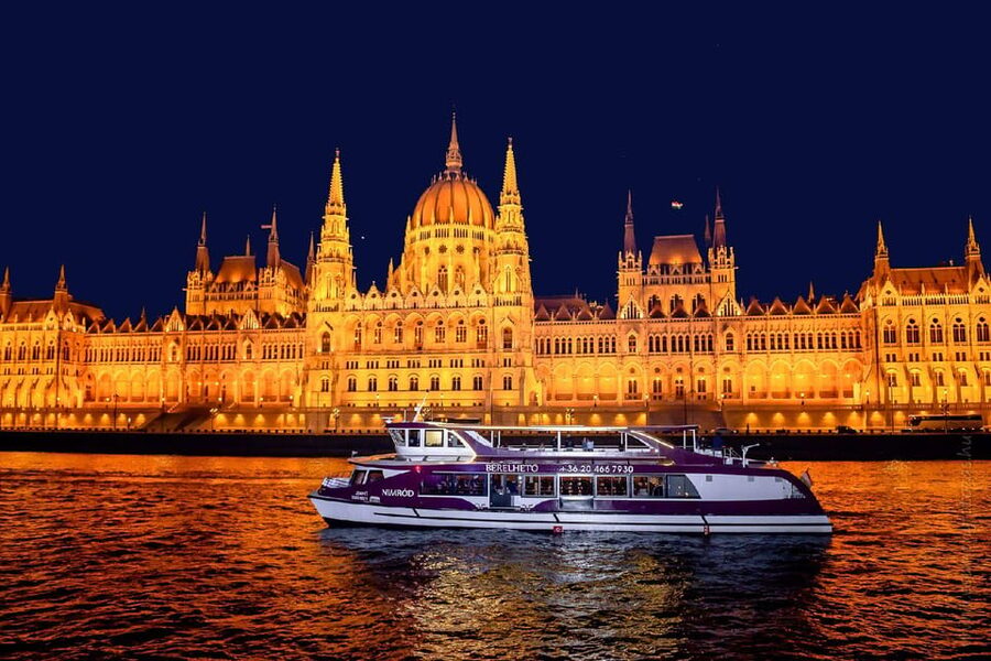 Budapest: Danube Cruise with Folk Dancing and Drinks - Drinks, food, and the real value of $51