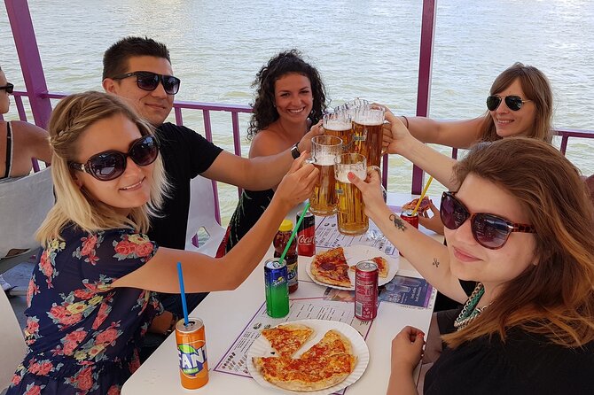 Budapest Danube Pizza Cruise with Welcome Drink - Service, Seating, and the Mixed Package Setup