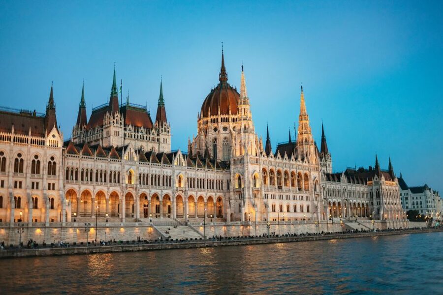 Budapest: Danube River Cruise with Dinner and Prosecco - Key points before you book