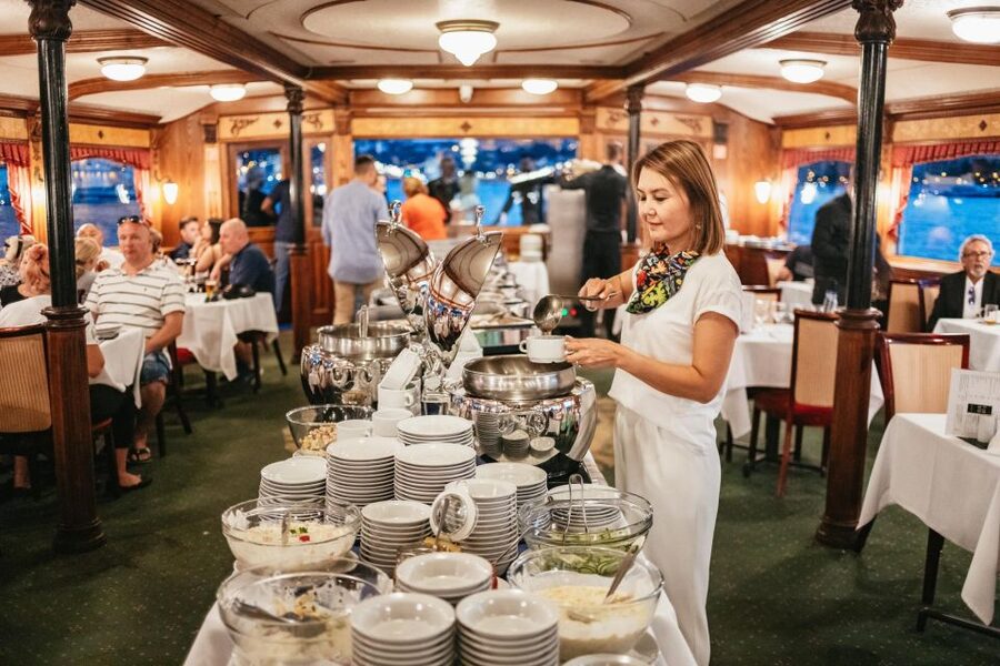 Budapest: Danube River Cruise with Dinner and Prosecco - What the 90-minute schedule feels like