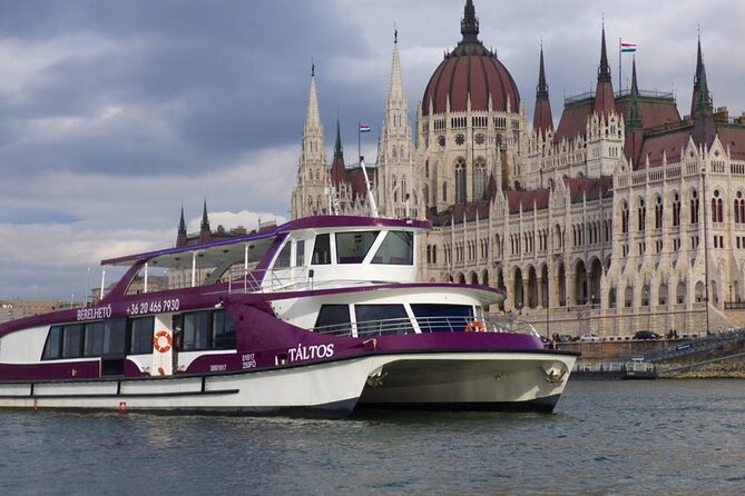Budapest Danube Sightseeing Cruise with Unlimited Drinks - The main event: Hungarian Parliament Building