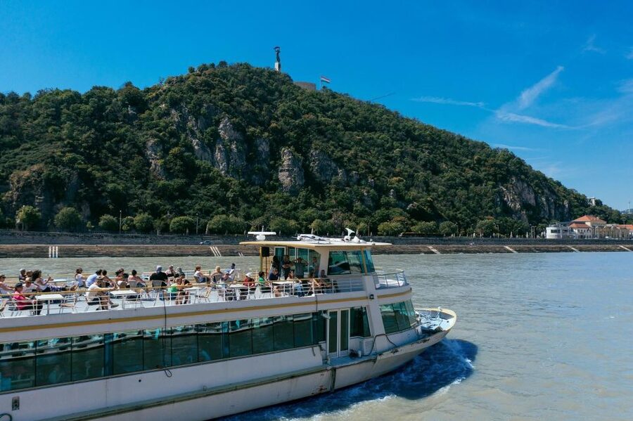 Budapest: Day or Night River Cruise on Panoramic Boat - Key points to know before boarding