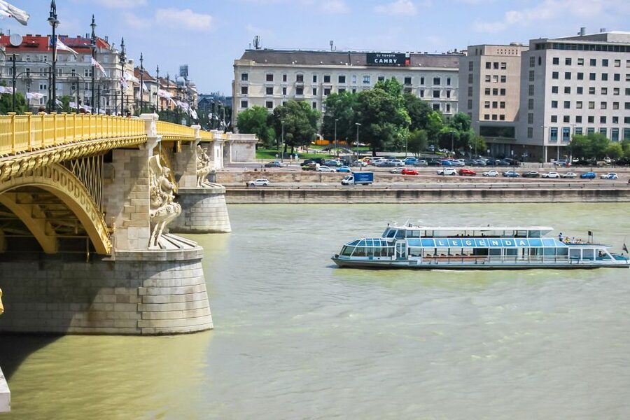 Budapest: Daytime Sightseeing Boat Cruise - Who will enjoy this cruise most