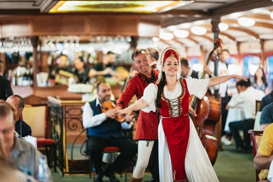 Budapest: Dinner Cruise with Live Music and Folk Dance Show - The Rajkó musicians and the sound of the cimbalom