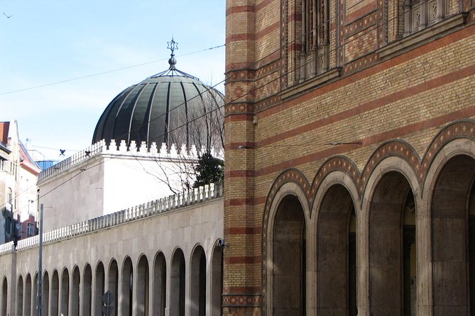 Budapest Dohany, Heroes', Rumbach synagogues & Jewish Ghetto Tour - Dob Street and Kazinczy Street’s Orthodox community