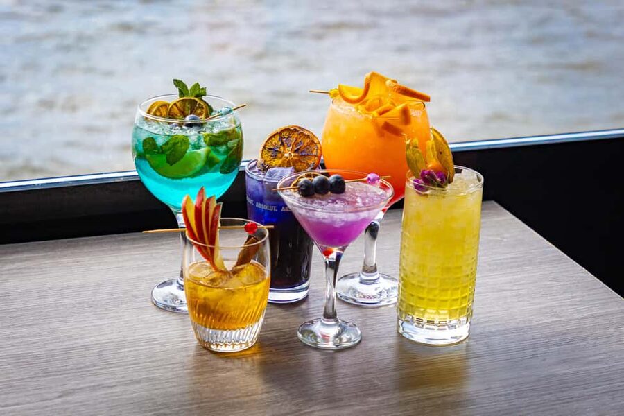 Budapest: Downtown Budapest Cocktail Cruise - Finding Silverline at Dock 11