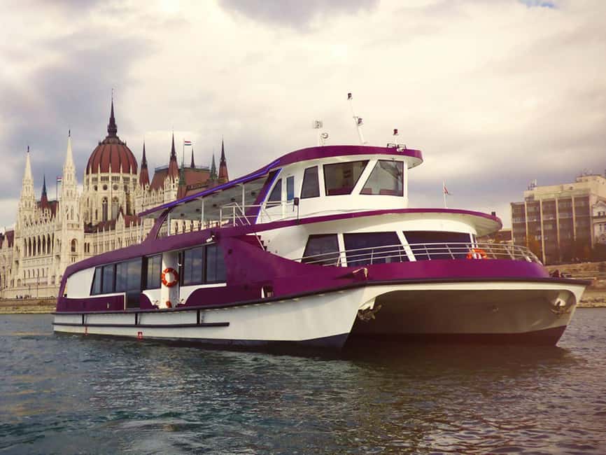 Budapest: Downtown Budapest Unlimited Booze Cruise - The first river views: Gellért Hill and the Citadella