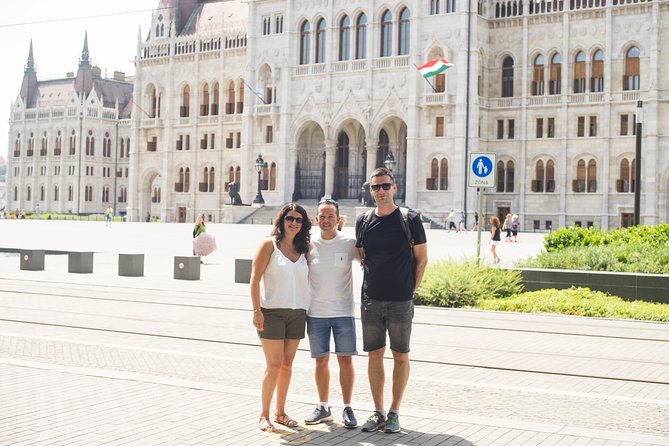 Budapest Essential Walk&Food tasting - Under the Danube to Fisherman’s Bastion