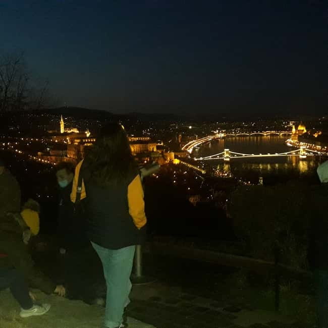Budapest: Evening Castle Hill Tour with Fishermen's Bastion - Why Castle Hill works better after sunset
