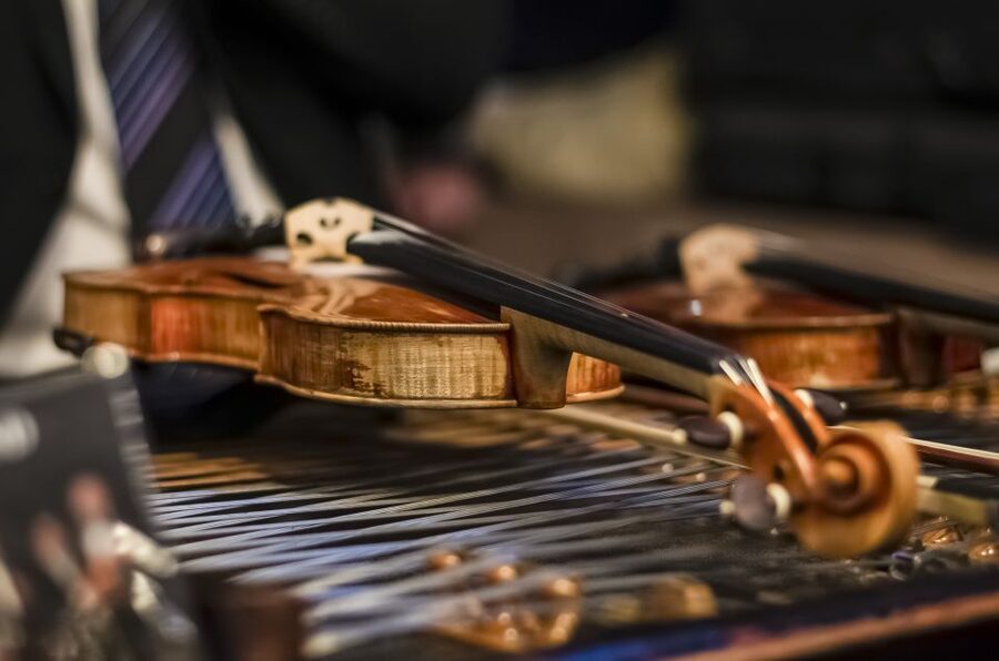 Budapest: Evening Cruise and Dinner with Welcome Drink - Live Hungarian music and folk dancing