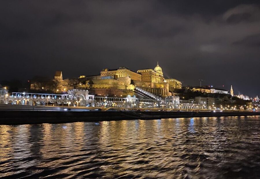 Budapest: Evening Cruise and Dinner with Welcome Drink - Is $102 good value?