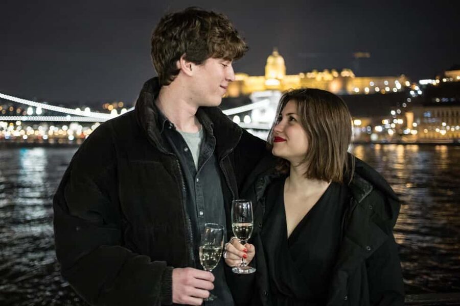 Budapest: Evening Cruise including Drinks and Live Music - Boarding the Gróf Széchenyi ship