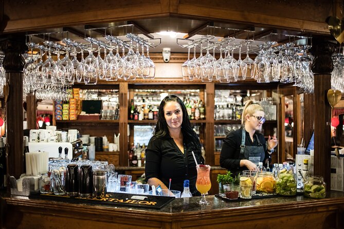 Budapest Evening Cruise with Entertainment and Drink Options - Choosing the right drink package