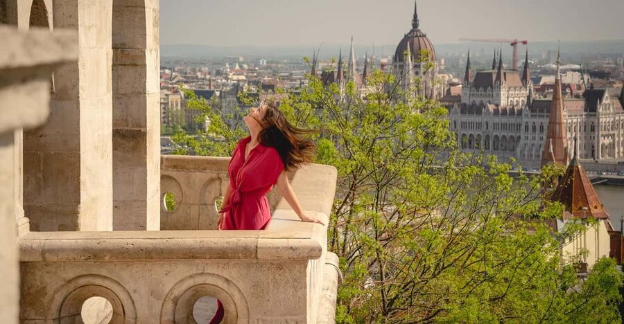 Budapest: Fast Private Photoshoot at Fisherman's Bastion - Why Fisherman’s Bastion works so well for photographs