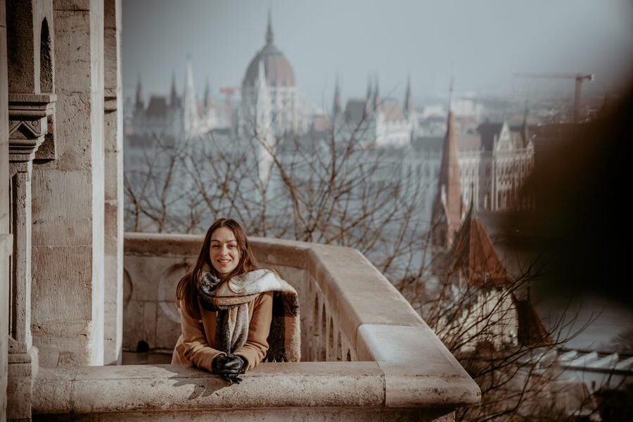 Budapest: Fast Private Photoshoot at Fisherman's Bastion - Language, mood, and the human side of the shoot