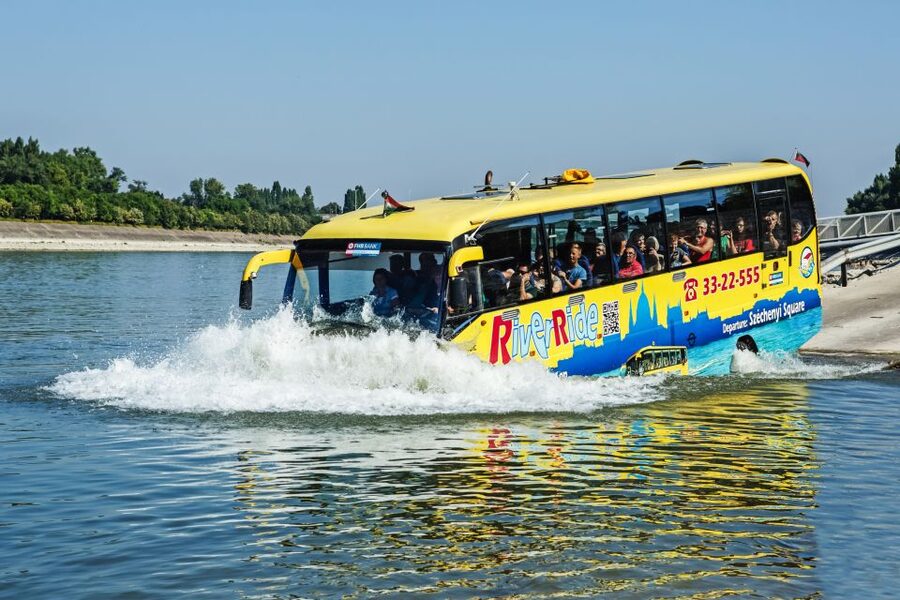 Budapest: Floating Bus Tour by Land and Water - The road portion: a compact look at central Budapest