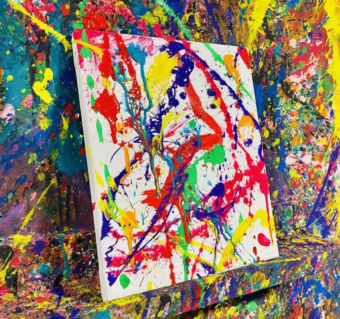 Budapest: Fröcskölő Splashing Room Entry Ticket - Creating your canvas in 45 minutes