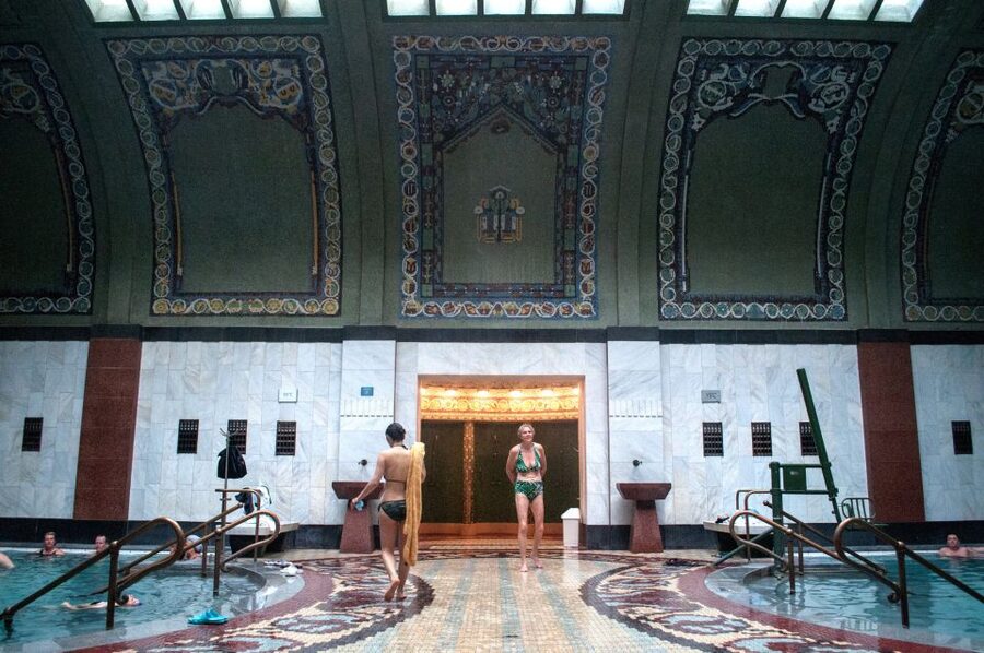 Budapest: Full-Day Gellért Spa Ticket - Food, drinks, and the cost of a full day