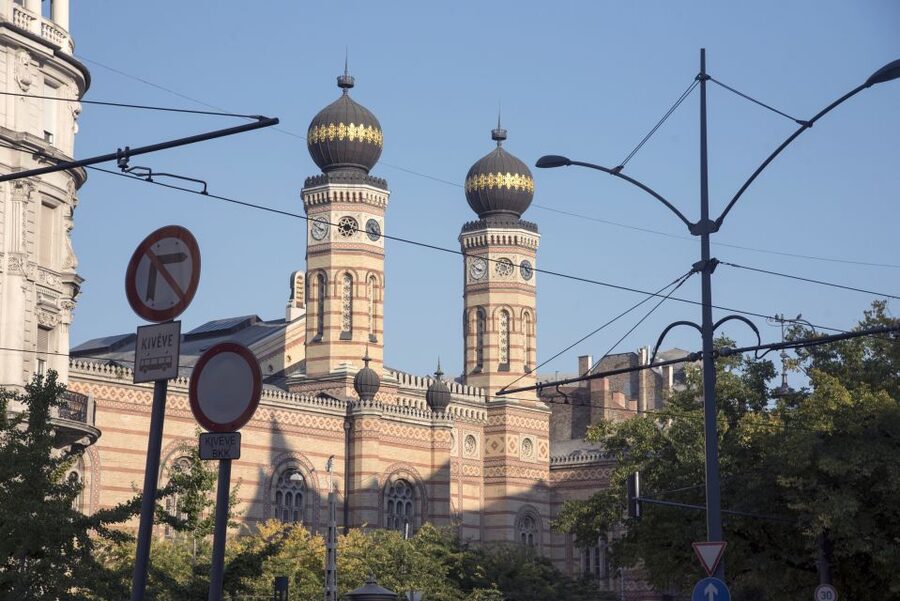 Budapest: Grand City Tour with Parliament Visit - Key points at a glance