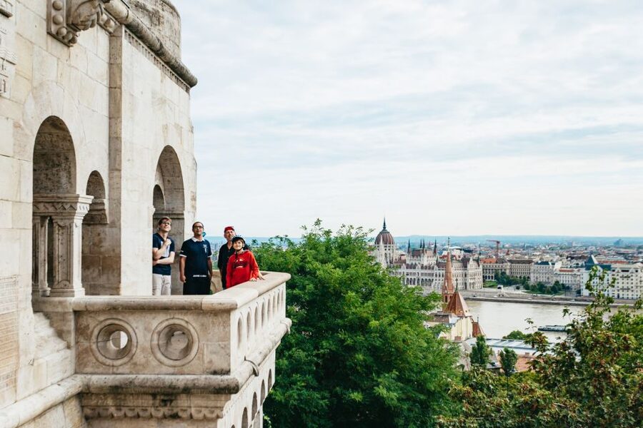 Budapest: Grand Sightseeing Bike Tour - Margaret Bridge and a breather on Margaret Island