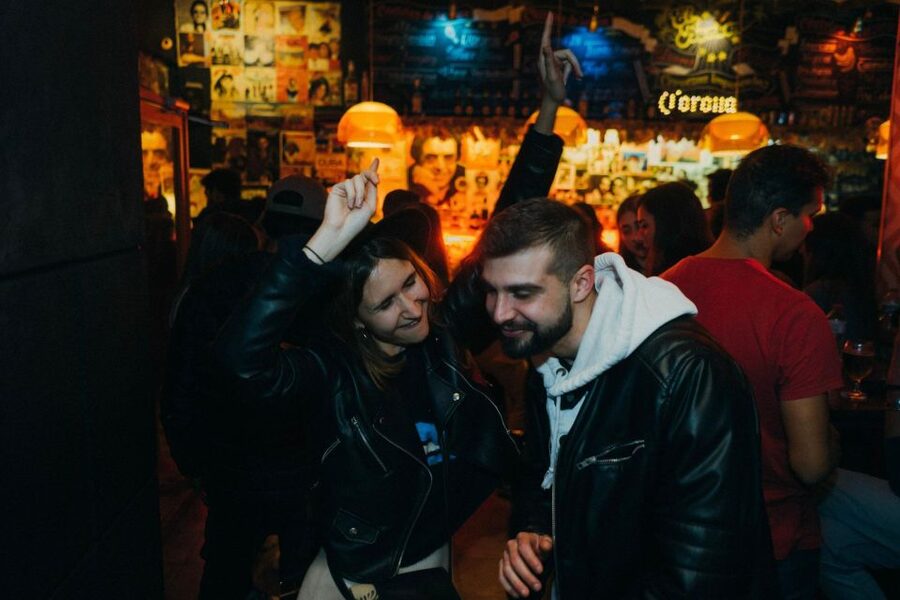 Budapest: Guided Bar Crawl Walking Tour - What the $44 price really covers