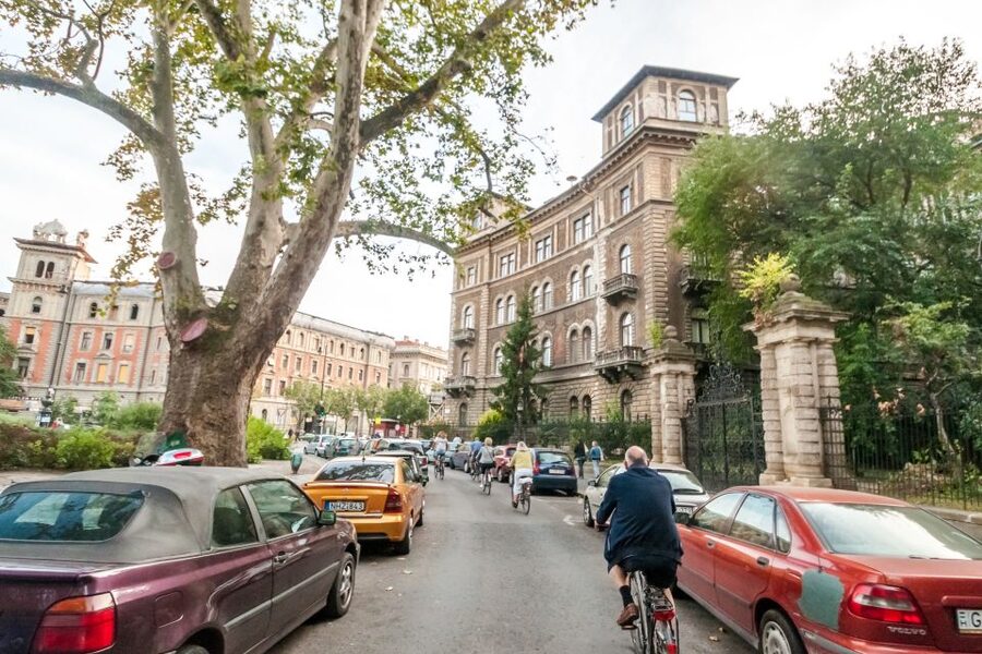 Budapest: Guided City Discovery Bike Tour - The guides are a major part of the value